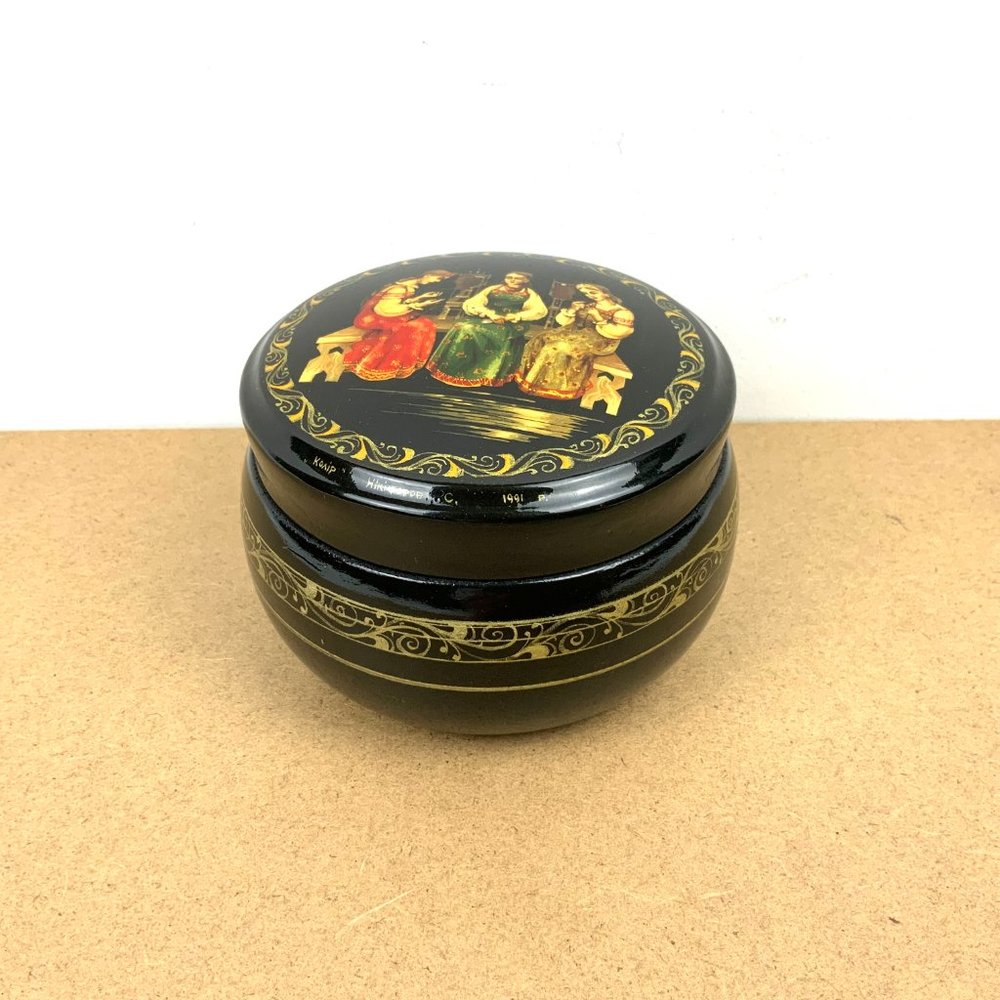 Vintage Russian Hand Painted Lacquer Round Box 3 Sisters Folk Art - Picture 4 of 16